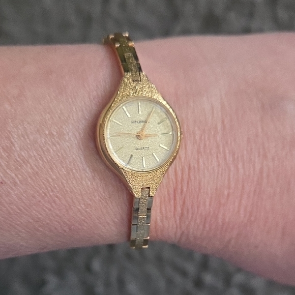Vintage Women's Gold Toned Helbros Quartz Watch